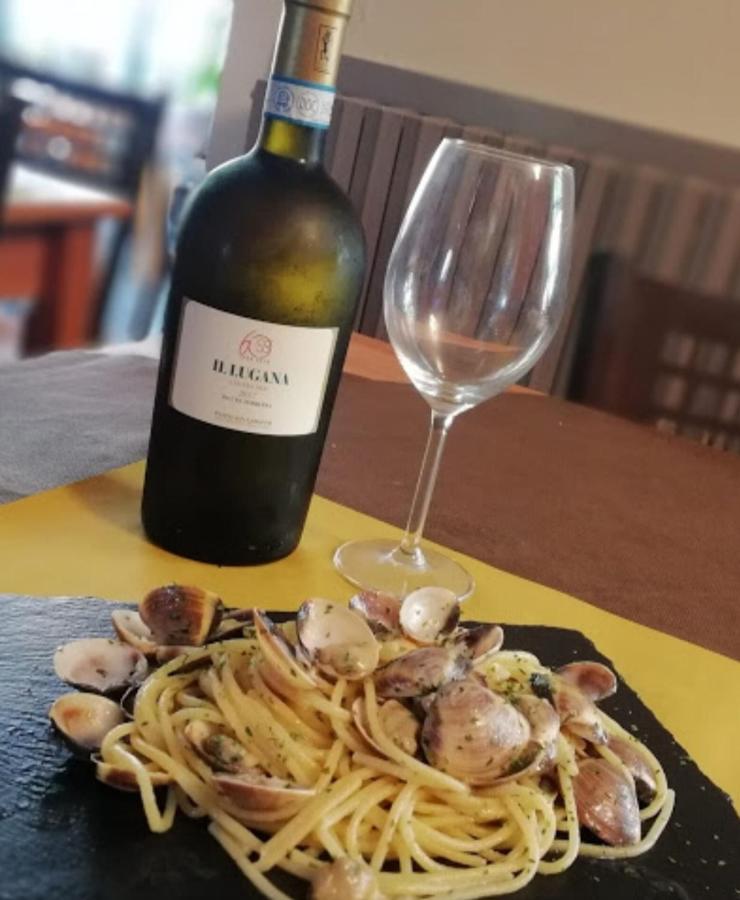 Albergo Torino Albenga Bagian luar foto