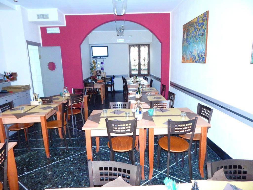 Albergo Torino Albenga Bagian luar foto